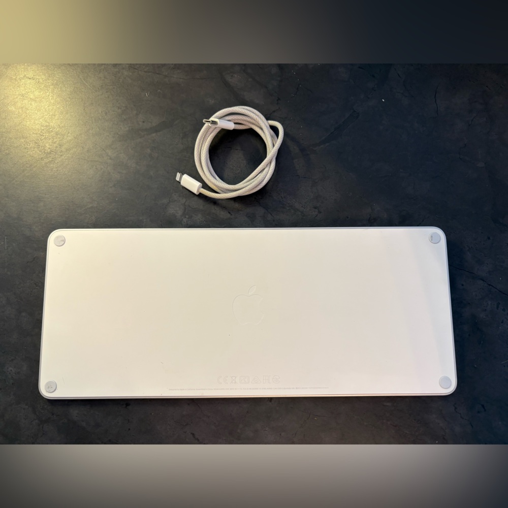 Magic Keyboard - Picture 2 of 2